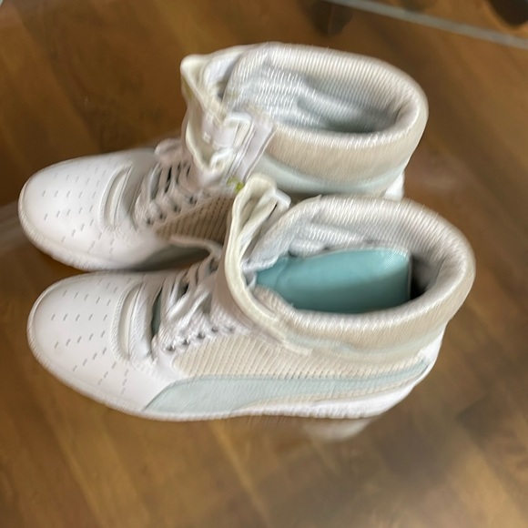 Puma Hi Top Wedge Sneakers. - Picture 3 of 11